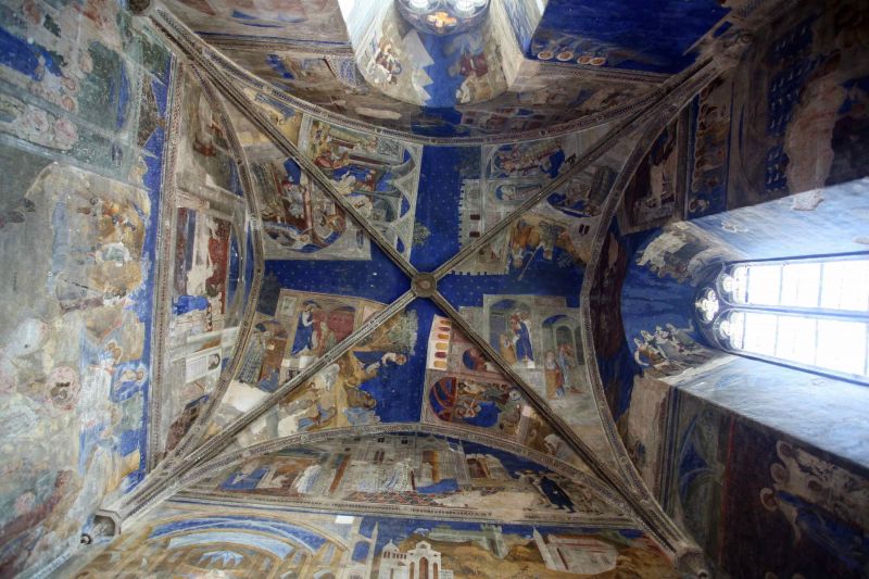 文件:Plafond de la chapelle Saint-Martial small, par JM Rosier.jpg